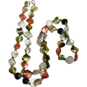 Vintage Multi-Color Mother of Pearl, Black Agate, w/Silver Tone & Crystals